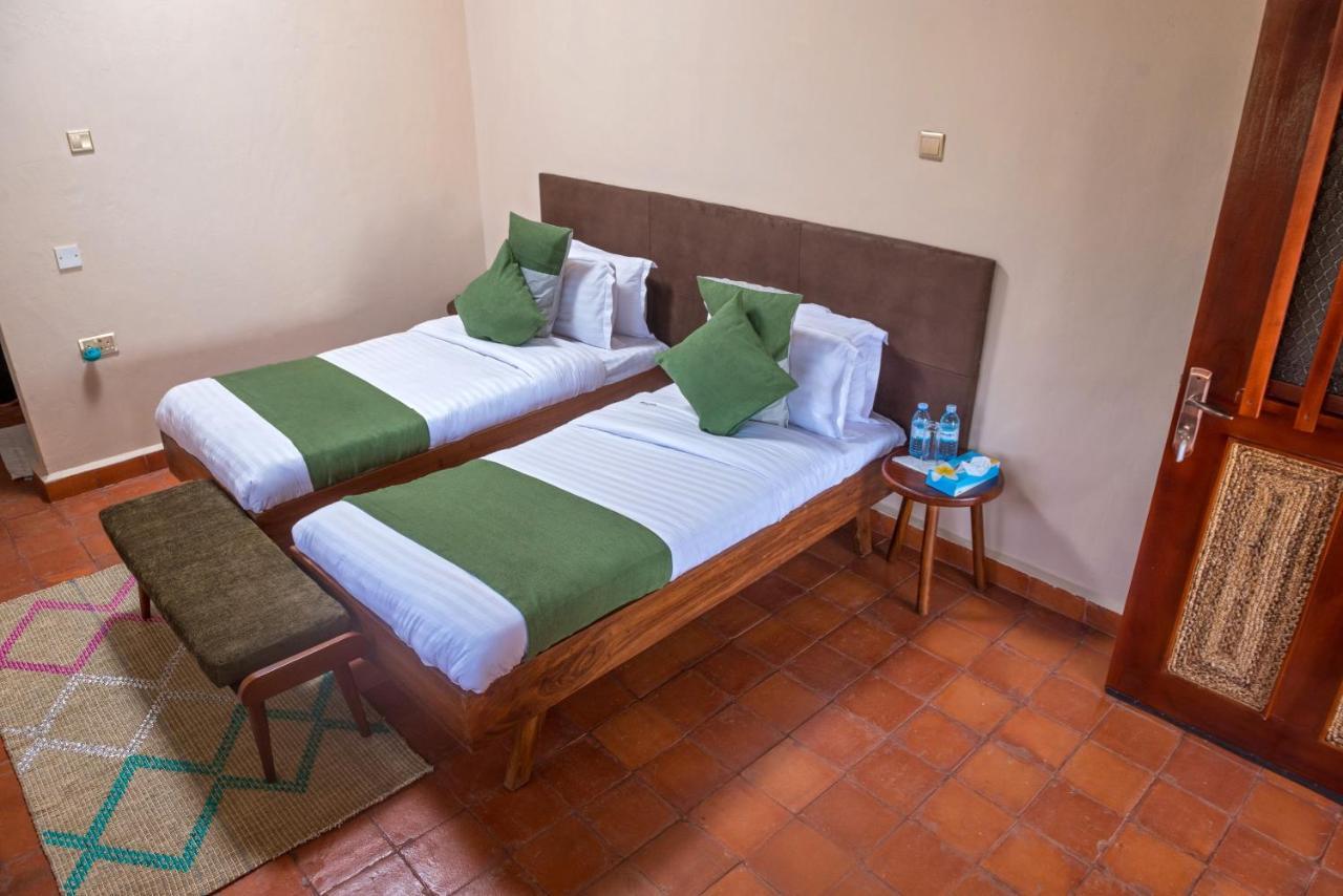 Tilenga Safari Lodge Arua Exteriör bild